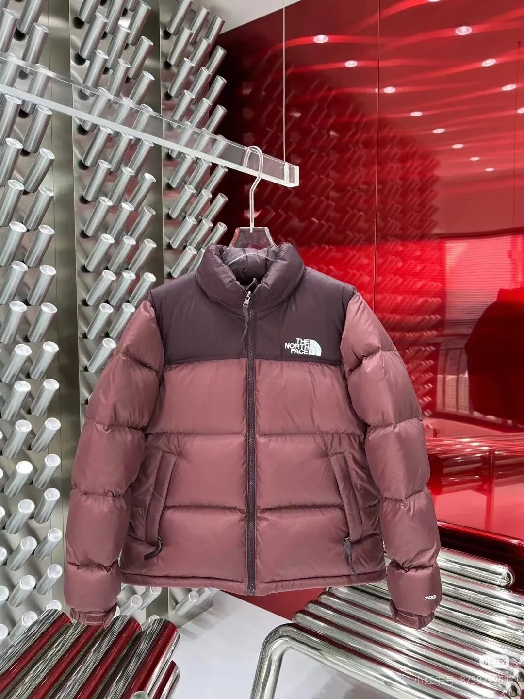 Quality 【The North Face 1996Nuptse 1996/Classic / / 】 ： The North Face" 、 。 The North Face" 。 The North Face。 。 , 。 The North Face" , Yosemite Half Dome, 。 + ： ✅ ：RDS Quality 700 / 280g ✅ ： ✅ ：YKK ISO 9000Quality ZP ✅ ：340TPremium ✅ ： ， ， Lightweight 。 ： ： DWR (DWR ） ～ ： 700 （RDS ) 1990 ， ， ， ， Lightweight 。